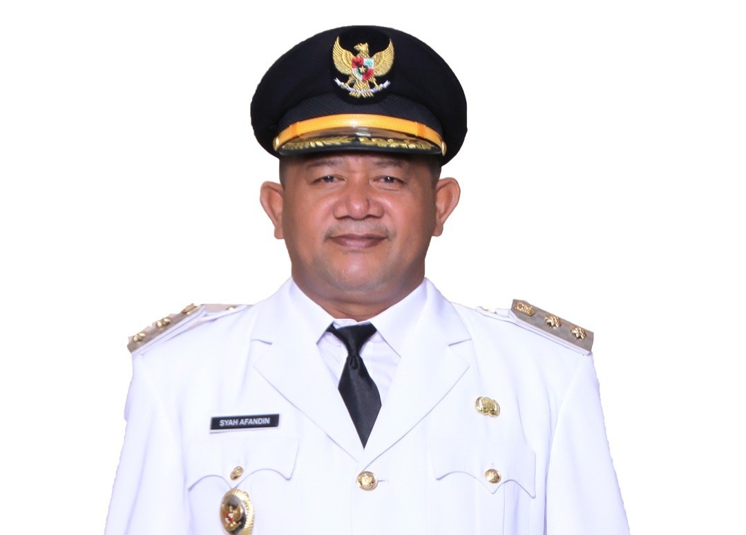 Foto editorial untuk berita Bupati Langkat Syah Afandin Tiba di Gedung KPK Usai Operasi Tangkap Tangan