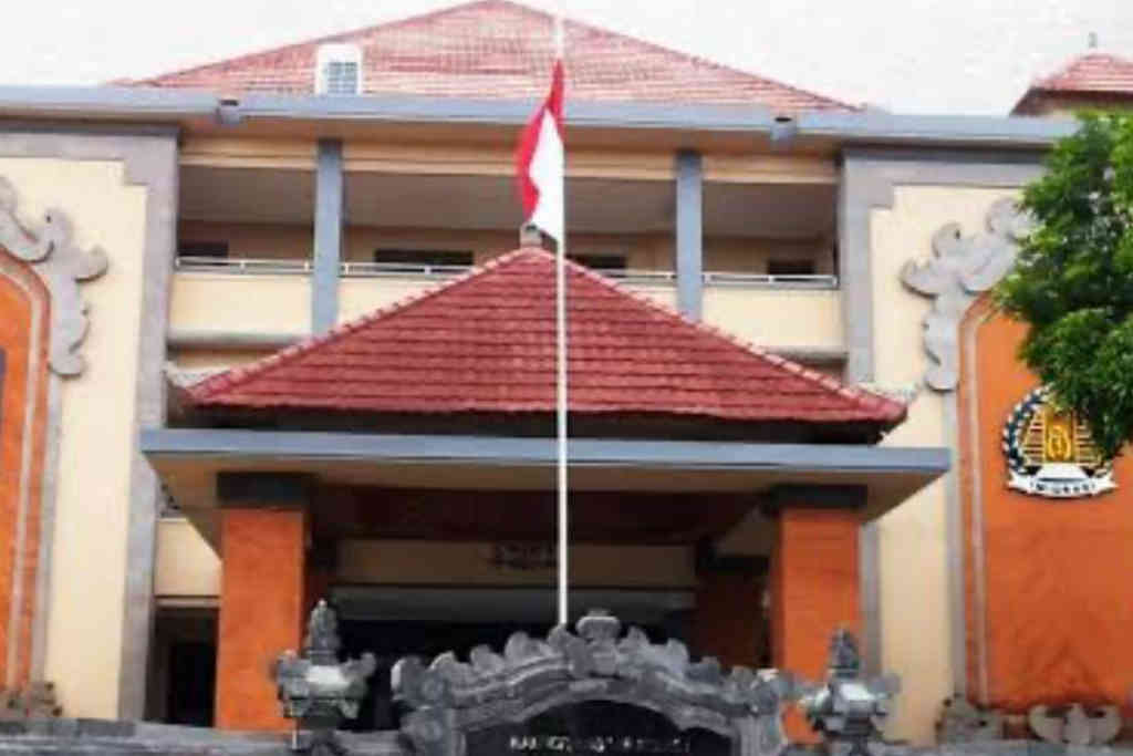 Foto editorial untuk berita Imigrasi Bali Tangkap Buronan Interpol Kasus Narkotika Asal Australia