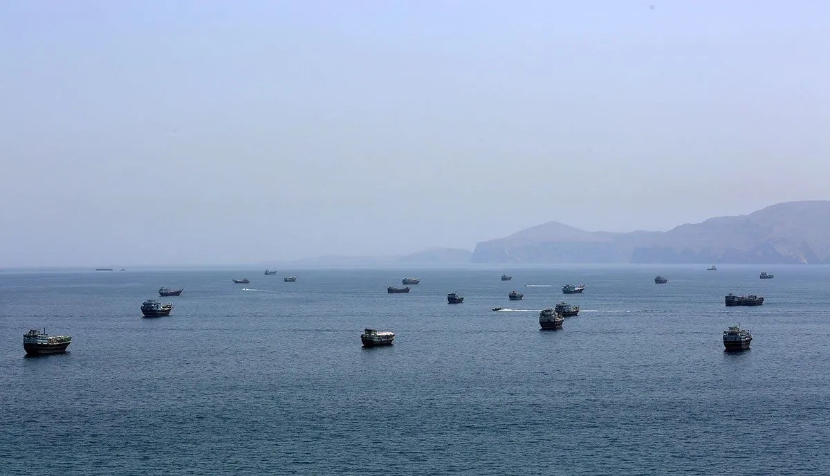 Foto editorial untuk berita Iran Ancam Tutup Selat Hormuz Jika AS Terus Lanjutkan Perang Ekonomi