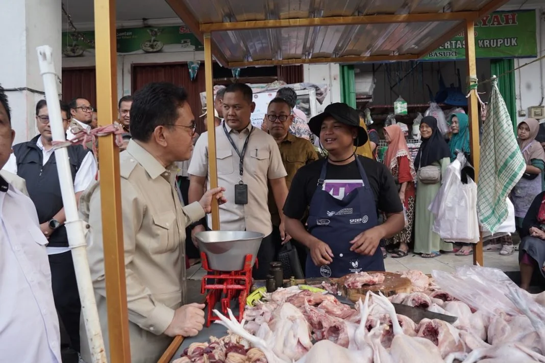 Foto editorial untuk berita Mendag Budi Santoso Tekankan Pentingnya Harga Ayam Ras Sesuai Acuan