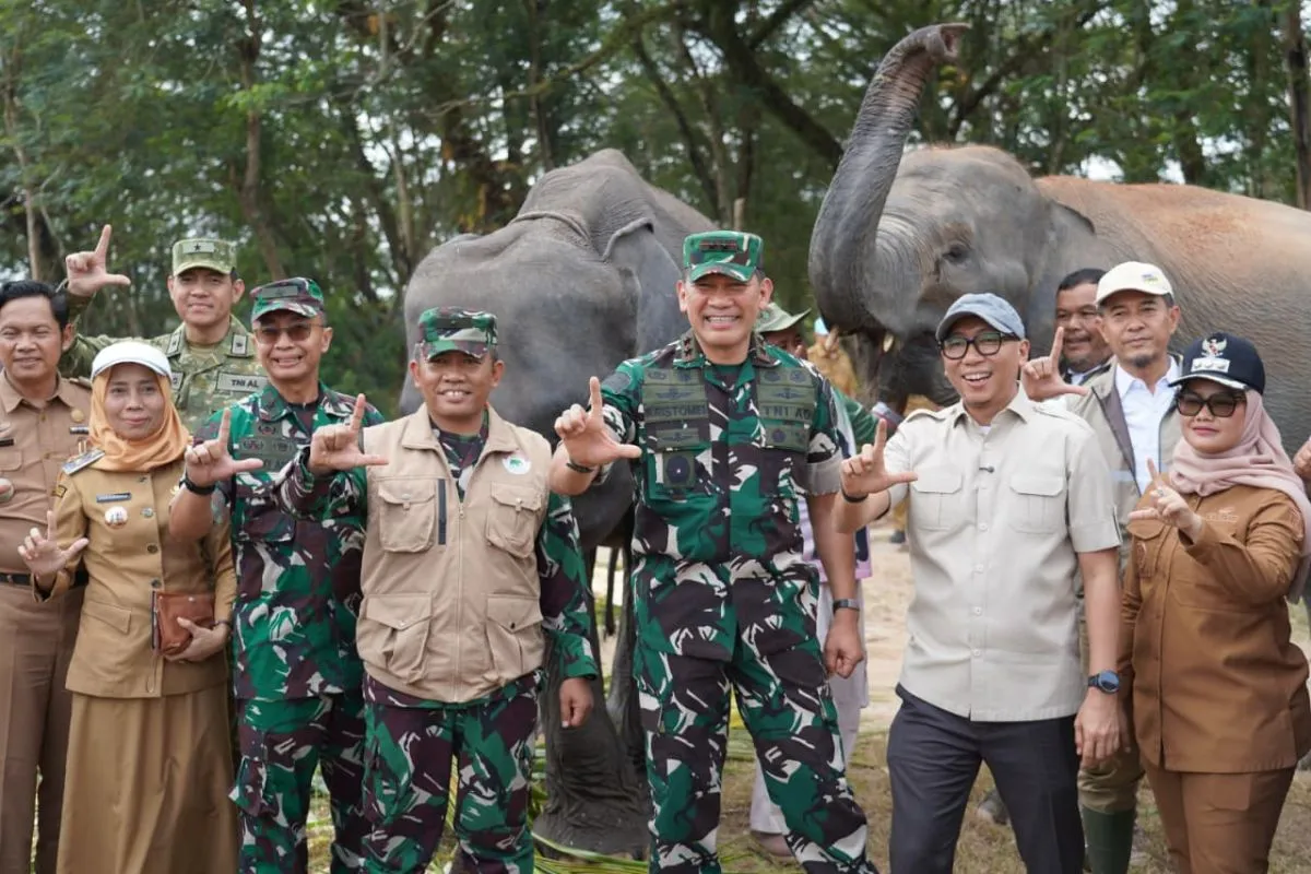 Foto editorial untuk berita Pangdam XXI/Radin Inten Tekankan Pendekatan Lingkungan untuk Cegah Konflik Manusia-Gajah