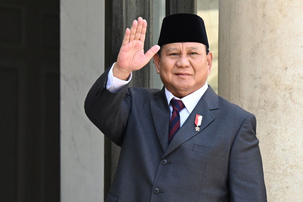 Foto editorial untuk berita Prabowo berdoa di Sumur Lubang Buaya mengenang Pahlawan Revolusi