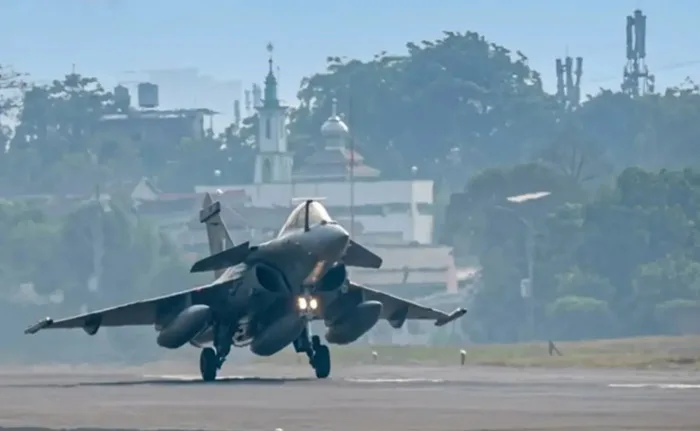 Foto editorial untuk berita Jet Tempur Rafale dan Pesawat Angkut A400M Prancis Singgah di Halim Perdanakusuma
